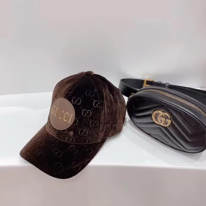 20冬季最新专柜款-古驰Gucci新款绒压花，老花gg皮标棒球帽，专柜同步新款，光滑绒面，尊显奢华质感，高级名媛贵族风