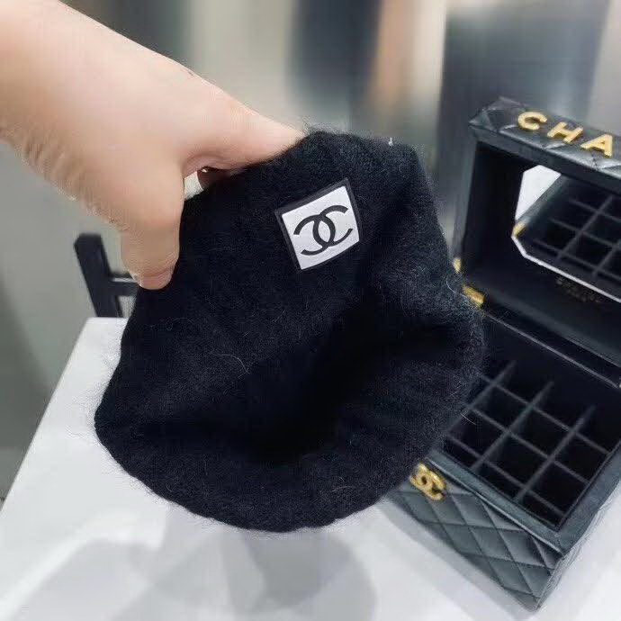 20冬季最新专柜款-Chanel秋冬新款高品质中古兔羊毛针织线帽，时尚百搭的炸街单品，弹性极佳，手感超好！粉色很嫩，嗲妹仔款！