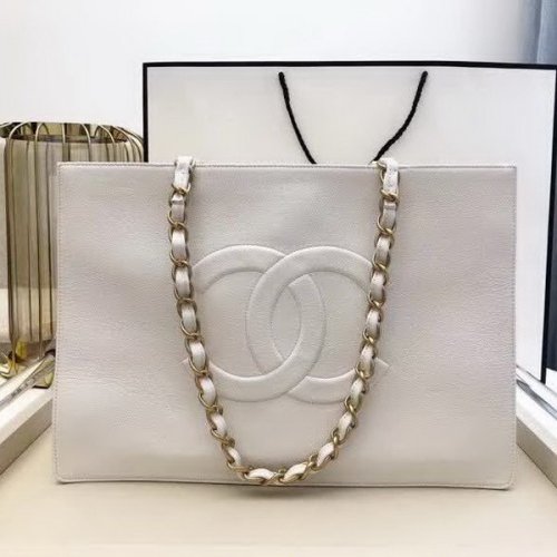 【原版皮】香奈儿/Chanel 大Logo全皮购物包，实用型设计理念，进口小牛皮，大容量，日常上班A4文件妥妥的，大小正好款式也不挑服装 ，休闲，裙装都可轻松驾驭，款号： AS1943
