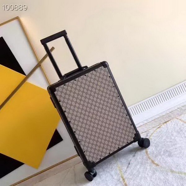 古驰/Gucci 旅行箱，釆用先进聚碳纤维工艺，高档大气的LOGO，独特设计理念，趣味横生，时尚潮流，复古风格与完美工艺，二者结合