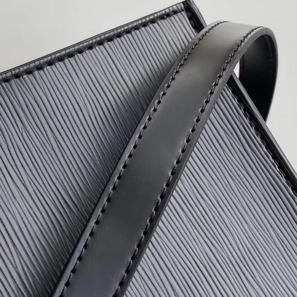 【原版皮】路易威登/LV Petit  Sac Plat手袋， Epi皮革浓缩经典设计，轻盈而充裕的构型可容纳手机等日常所需，可拆卸肩带实现手提，肩背和斜挎选择，款号：M69441