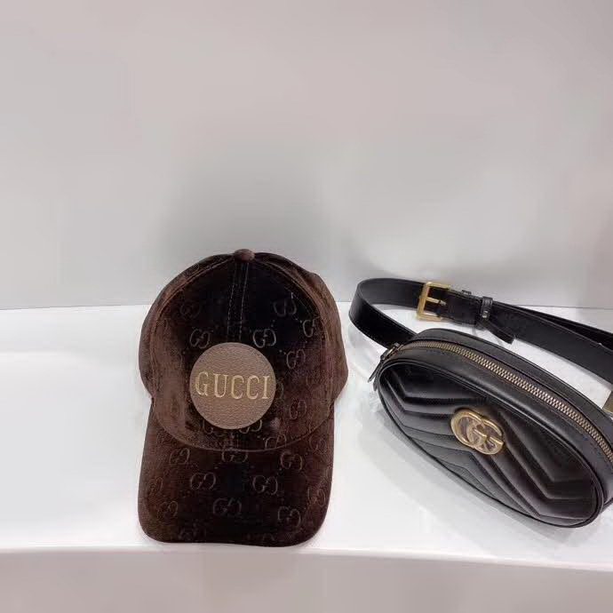 20冬季最新专柜款-古驰Gucci新款绒压花，老花gg皮标棒球帽，专柜同步新款，光滑绒面，尊显奢华质感，高级名媛贵族风