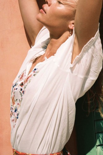 Lady With Embroidered Short Sleeves