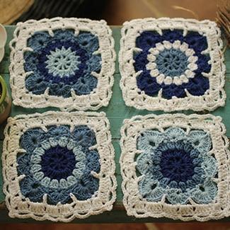 Handmade Blue And White Porcelain Plate Cushion Set