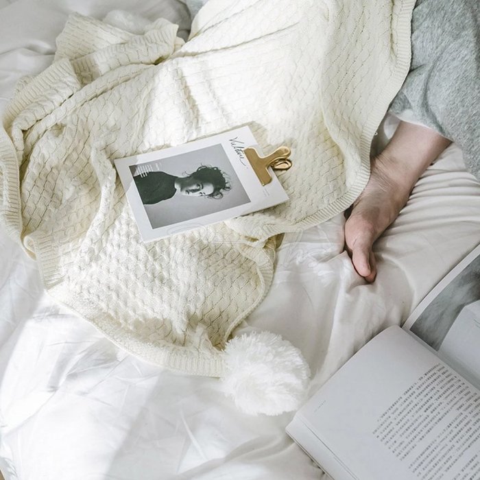 Solid Pompom Triming Knit Blankets