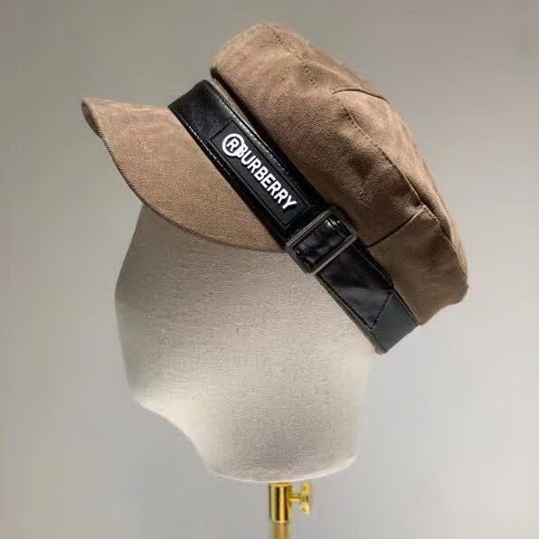 20冬季最新专柜款-Burberry简约时尚军帽，帽型超正的，帆布面料 四季皆宜，名媛范儿十足