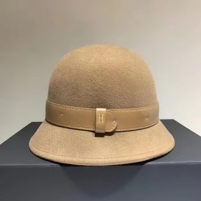 20冬季最新专柜款-爱马仕Hermes2020新款羊毛礼帽，羊毛盆帽，高档皮带刺绣logo 超级大牌范儿，机场必备神器