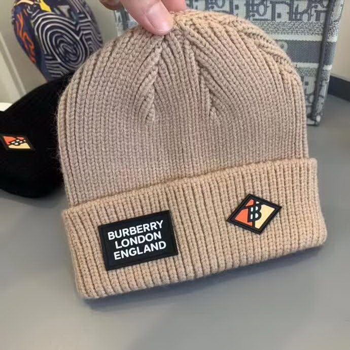 20冬季最新专柜款-Burberry毛线针织徽章标罗纹针织毛线帽 专柜新款同步 小红书推荐款