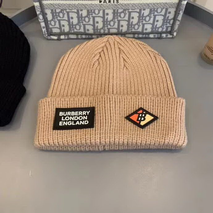 20冬季最新专柜款-Burberry毛线针织徽章标罗纹针织毛线帽 专柜新款同步 小红书推荐款