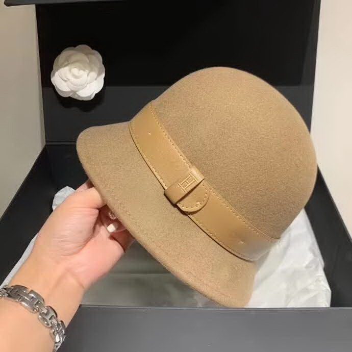 20冬季最新专柜款-爱马仕Hermes2020新款羊毛礼帽，羊毛盆帽，高档皮带刺绣logo 超级大牌范儿，机场必备神器