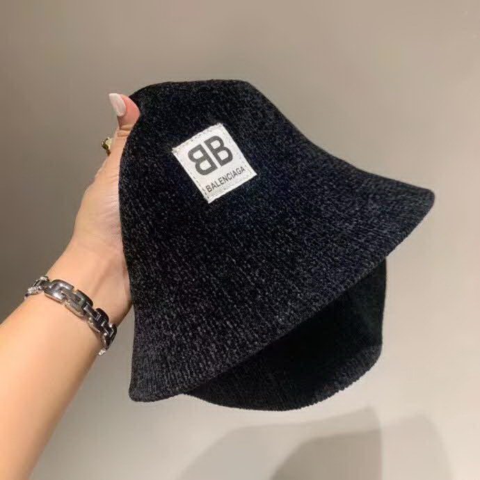 20冬季最新专柜款-Balenciaga双B字母渔夫帽，太阳帽，秋季灯芯绒面料，轻盈透气百搭款，可折叠出门携带方便