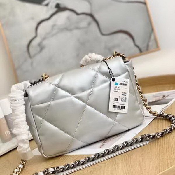【原版皮】香奈儿/Chanel 19 Bag系列口盖包，采用轻盈绵柔质感山羊皮结合大菱格设计元素，链条拼接古金，古银，亮银，款号：AS1160