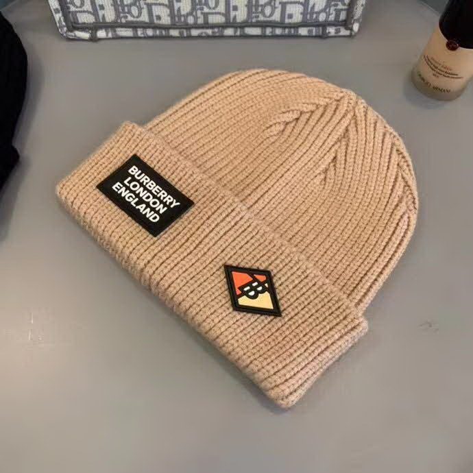 20冬季最新专柜款-Burberry毛线针织徽章标罗纹针织毛线帽 专柜新款同步 小红书推荐款