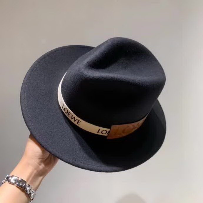 20冬季最新专柜款-罗意威LOEWE新款礼帽，百分百羊毛面料,凹凸有致帽型，2020官方新款，女神必备