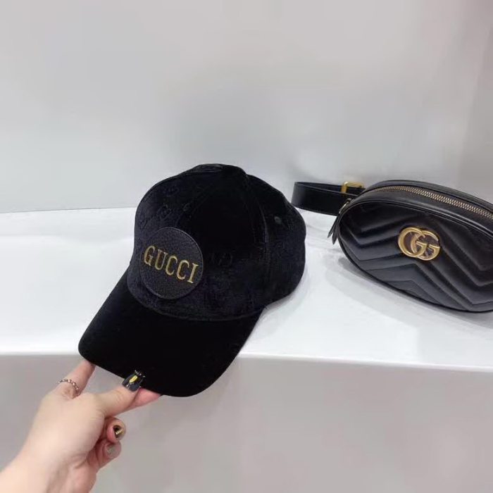 20冬季最新专柜款-古驰Gucci新款绒压花，老花gg皮标棒球帽，专柜同步新款，光滑绒面，尊显奢华质感，高级名媛贵族风
