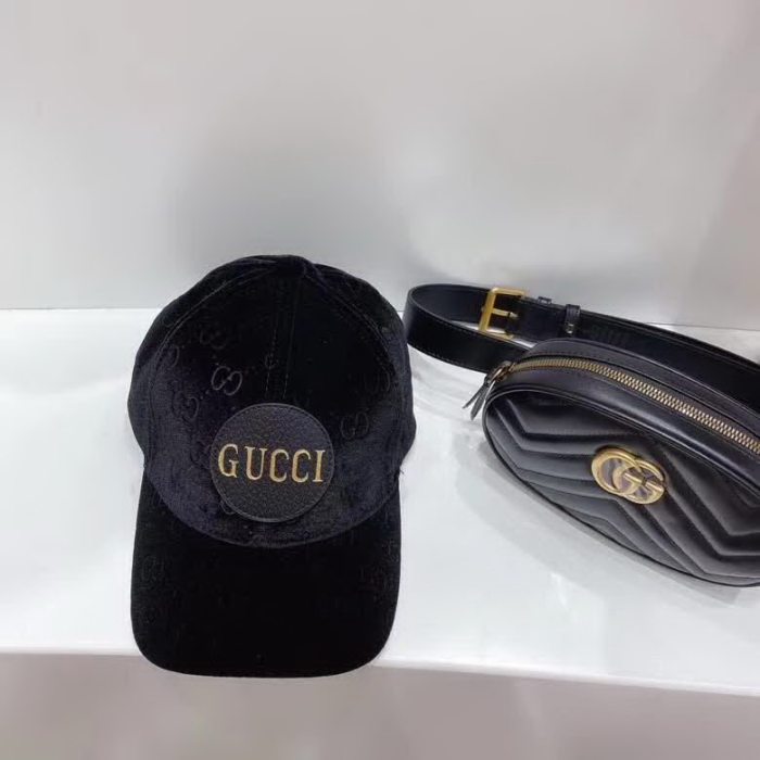 20冬季最新专柜款-古驰Gucci新款绒压花，老花gg皮标棒球帽，专柜同步新款，光滑绒面，尊显奢华质感，高级名媛贵族风