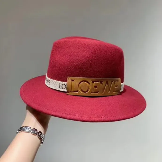 20冬季最新专柜款-罗意威LOEWE新款礼帽，百分百羊毛面料,凹凸有致帽型，2020官方新款，女神必备