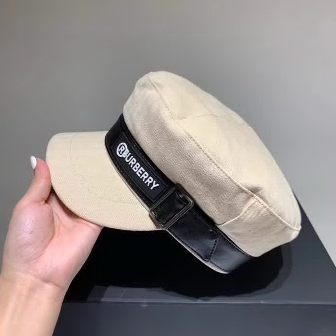 20冬季最新专柜款-Burberry简约时尚军帽，帽型超正的，帆布面料 四季皆宜，名媛范儿十足