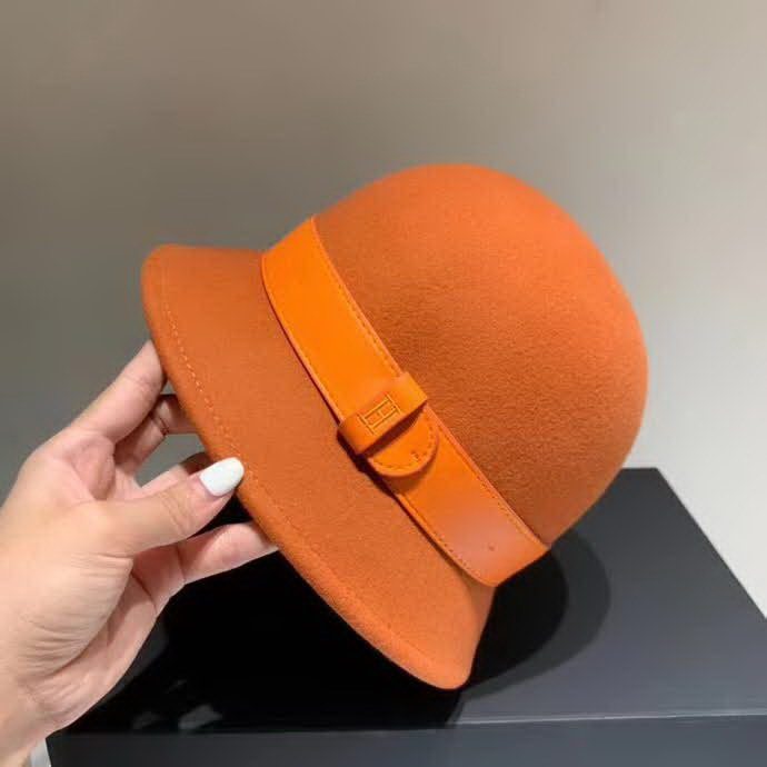 20冬季最新专柜款-爱马仕Hermes2020新款羊毛礼帽，羊毛盆帽，高档皮带刺绣logo 超级大牌范儿，机场必备神器