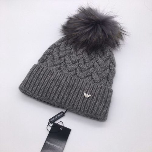 官网同步20秋季最新款-armani新款毛线针织帽子，独​家定‎制​超大毛球​，特别​火爆，采用精选​毛​线，手感超柔软，弹性极佳