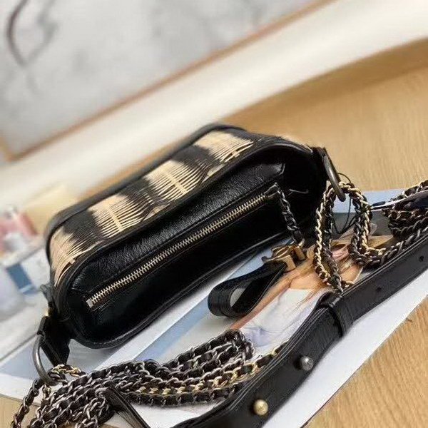 【原版皮】香奈儿/Chanel 藤条系列，采用牛皮搭配竹藤编织，竹藤竖固耐用的特性，被彻底激发，这是一个时代的作品，是时尚界都在追捧的收藏，款号：A91810