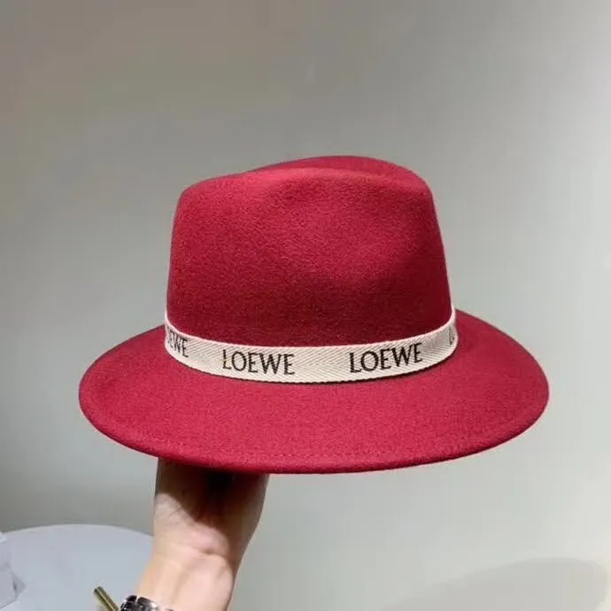 20冬季最新专柜款-罗意威LOEWE新款礼帽，百分百羊毛面料,凹凸有致帽型，2020官方新款，女神必备