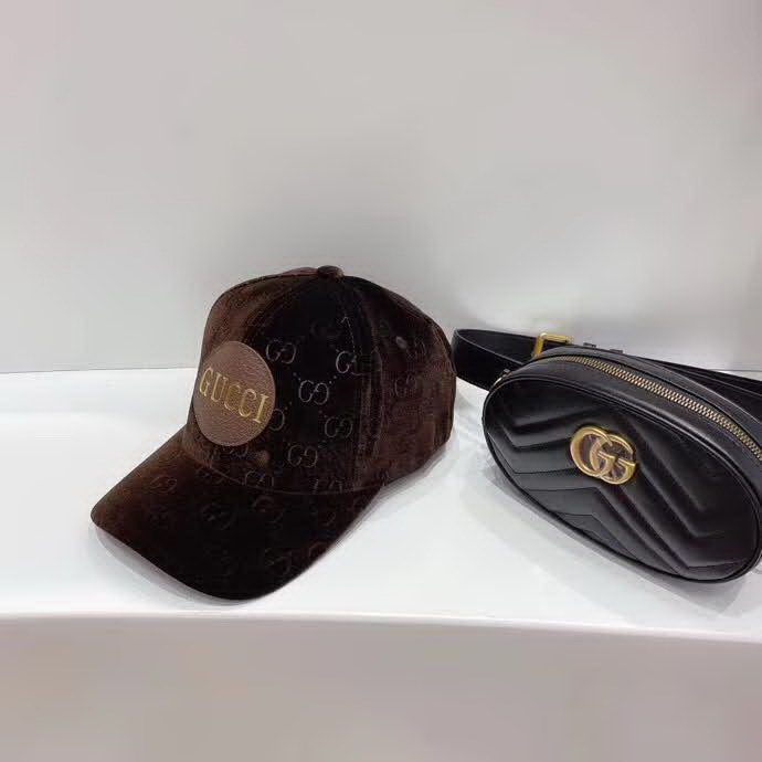 20冬季最新专柜款-古驰Gucci新款绒压花，老花gg皮标棒球帽，专柜同步新款，光滑绒面，尊显奢华质感，高级名媛贵族风