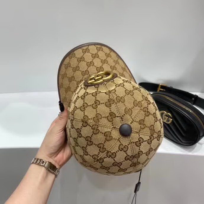 20冬季最新专柜款-古驰Gucci新款棒球帽，金属双G，专柜最新款，1:1开模订制，正版开模五金，原版帆布料+头层牛皮，质量超赞