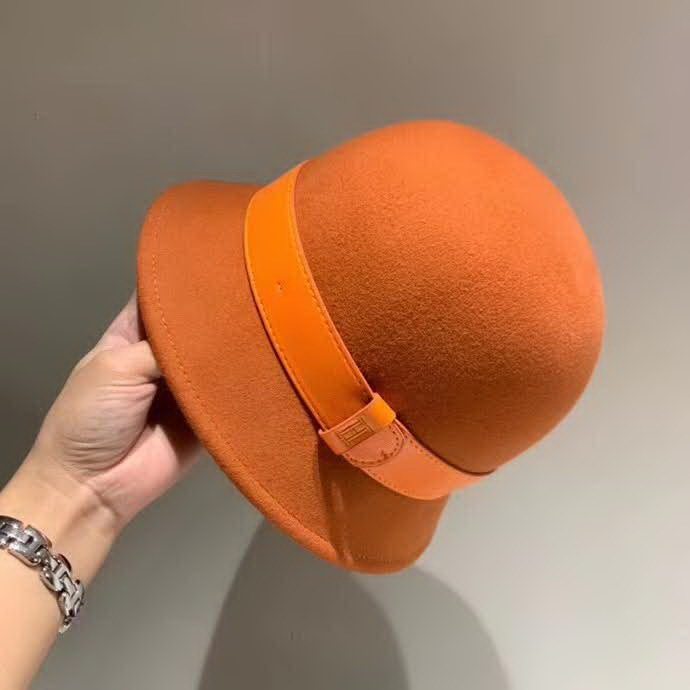 20冬季最新专柜款-爱马仕Hermes2020新款羊毛礼帽，羊毛盆帽，高档皮带刺绣logo 超级大牌范儿，机场必备神器