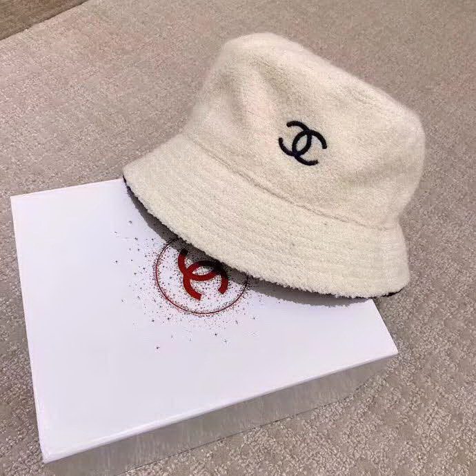 20冬季最新专柜款-Chanel新款毛巾料渔夫帽，温柔的撞色logo，给人一种温柔到极致的感受