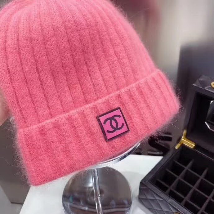 20冬季最新专柜款-Chanel秋冬新款高品质中古兔羊毛针织线帽，时尚百搭的炸街单品，弹性极佳，手感超好！粉色很嫩，嗲妹仔款！