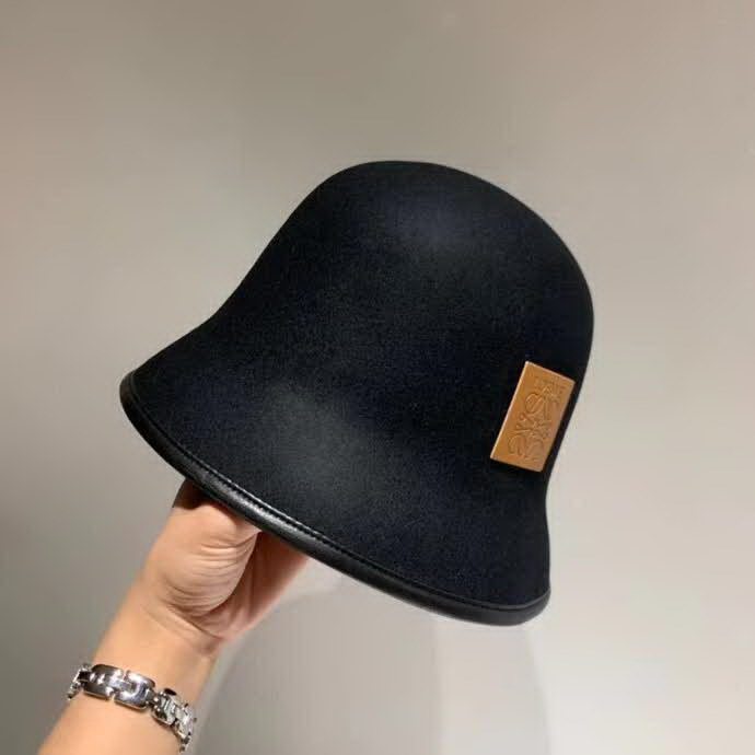 20冬季最新专柜款-罗意威LOEWE2020新款渔夫帽，羊毛面料、洗水皮包边