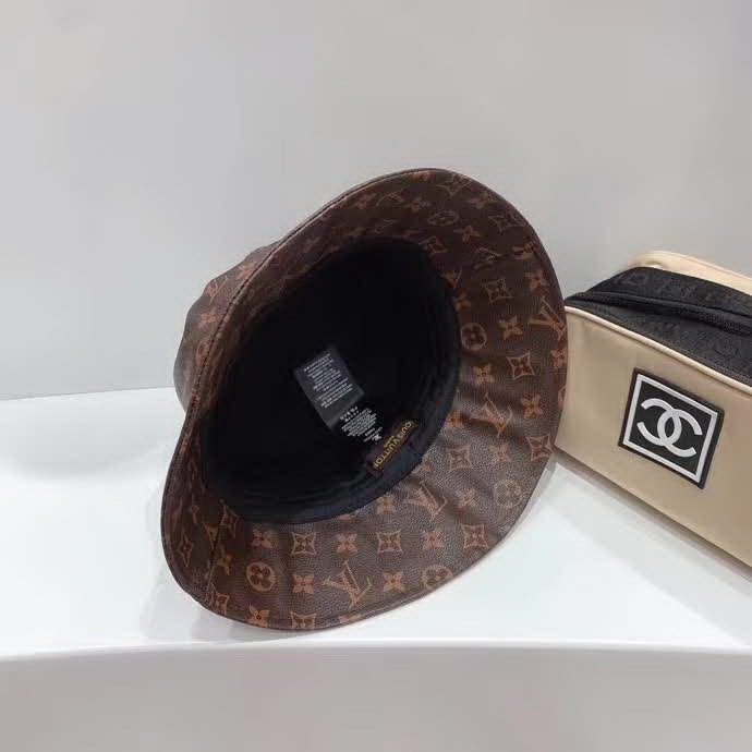 20冬季最新专柜款-路易威登LV刺绣皮革渔夫帽精致双重刺绣字母，超显高级！经典老花情怀，轻奢大牌，妥妥高级