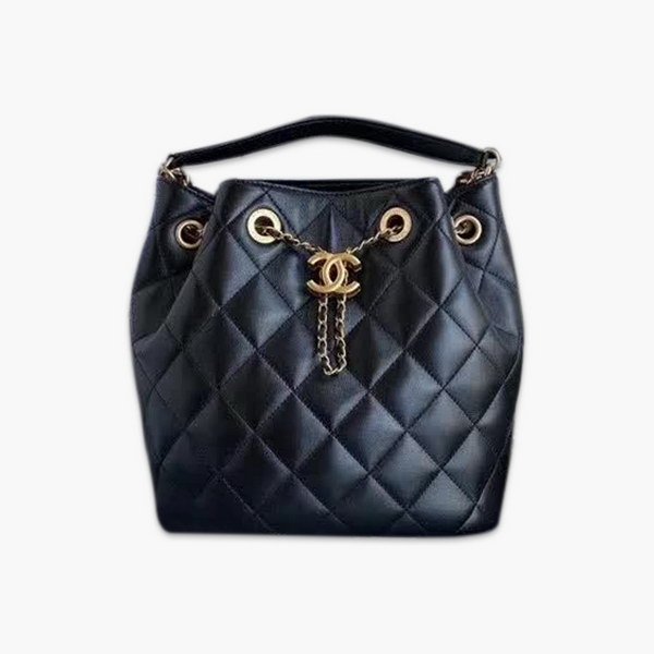 【原版皮】香奈儿/Chanel 新款抽绳包，选用小羊皮经过特殊工艺抛光，皮面略微亮闪闪，增加了耐磨度同时又超质感，经典的菱格纹设计，双C纽扣设计，19的皮穿金属粗链条，款号：AS1900