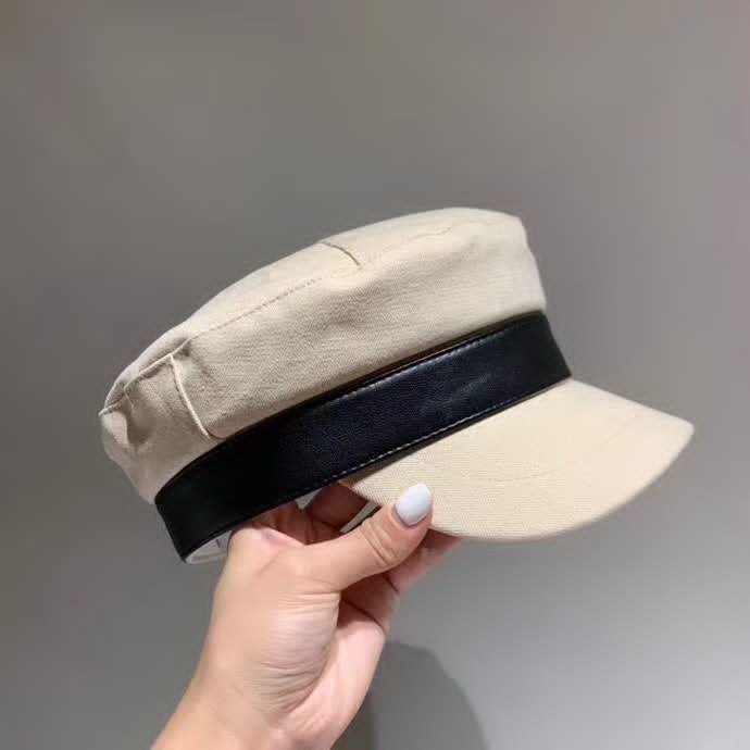 20冬季最新专柜款-Burberry简约时尚军帽，帽型超正的，帆布面料 四季皆宜，名媛范儿十足