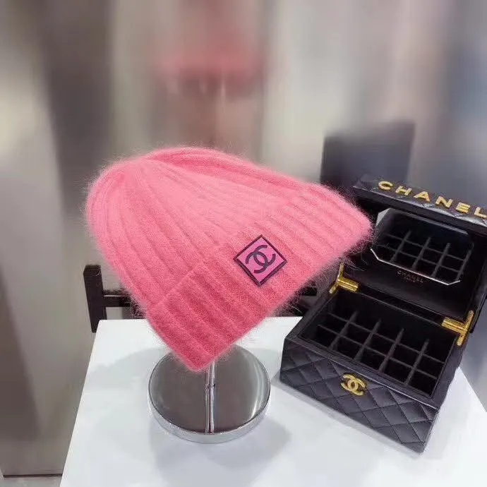 20冬季最新专柜款-Chanel秋冬新款高品质中古兔羊毛针织线帽，时尚百搭的炸街单品，弹性极佳，手感超好！粉色很嫩，嗲妹仔款！