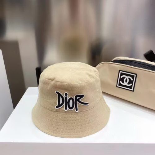 20冬季最新专柜款-迪奥Dior新款磨毛双棉布双面渔夫帽，刺绣字母logo，时尚桶帽型，街头风十足，透气棉布，四季可佩戴