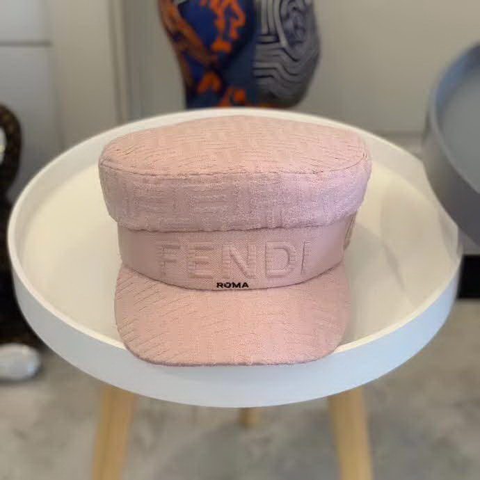 20冬季最新专柜款-Fendi20秋冬新款老花字母logo童帽军帽超名媛，加深帽型更显气质，本季爆款