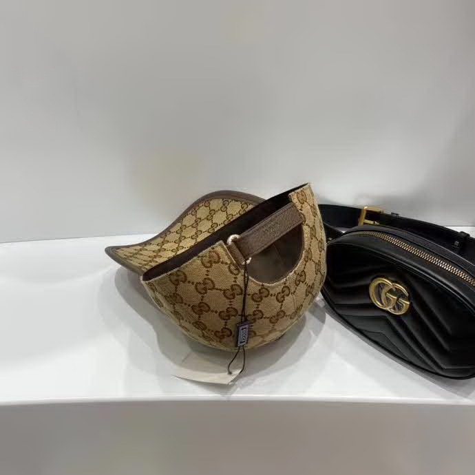 20冬季最新专柜款-古驰Gucci新款棒球帽，金属双G，专柜最新款，1:1开模订制，正版开模五金，原版帆布料+头层牛皮，质量超赞