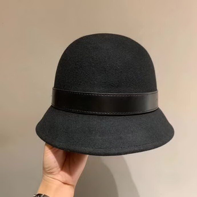 20冬季最新专柜款-爱马仕Hermes2020新款羊毛礼帽，羊毛盆帽，高档皮带刺绣logo 超级大牌范儿，机场必备神器