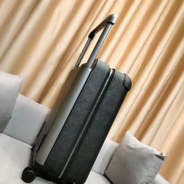路易威登/LV 旅行箱，釆用经典水波纹系列，变色皮，铝制宽拉杆时尚大气，独特设计理念，时尚潮流，众多明星同款