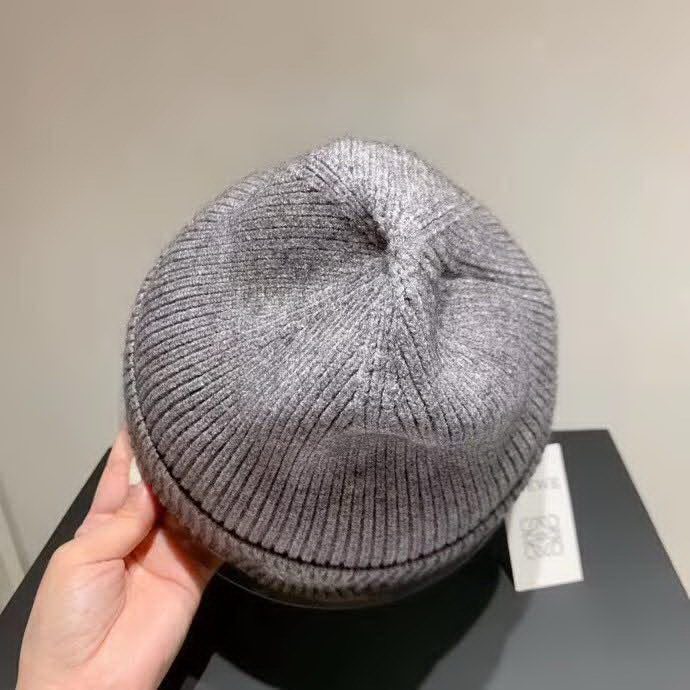 20冬季最新专柜款-罗意威Loewe新款毛线帽，秋冬个性保暖，复古潮味十足，很强的街拍风