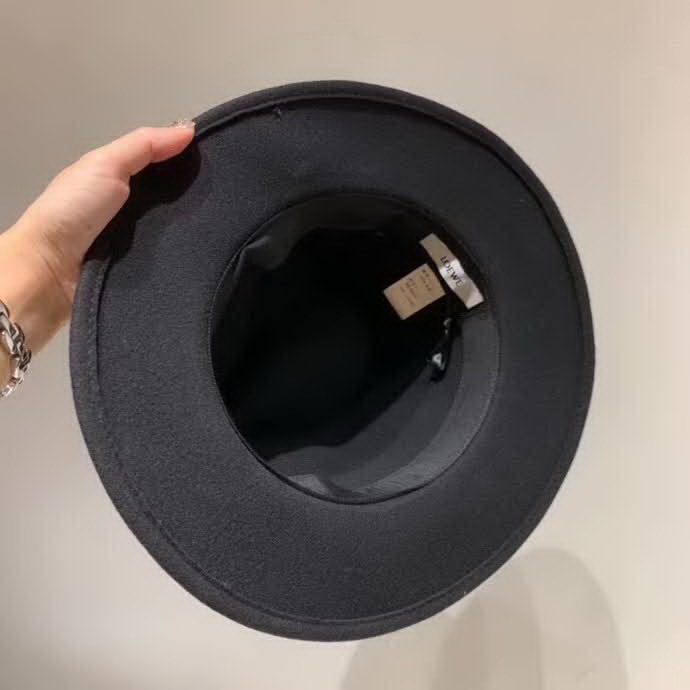 20冬季最新专柜款-罗意威LOEWE新款礼帽，百分百羊毛面料,凹凸有致帽型，2020官方新款，女神必备