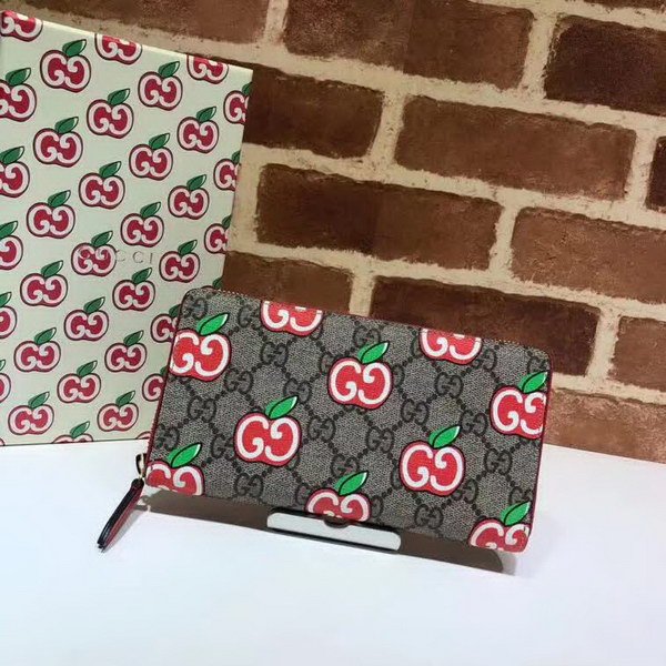 【原版皮】古驰/Gucci 苹果拉链钱夹，为庆祝情人节推出的特别系列单品，融入了卡通风格的苹果图案，与品牌的双G字母交织图案巧妙搭配，尽显趣致设计，款号：624880