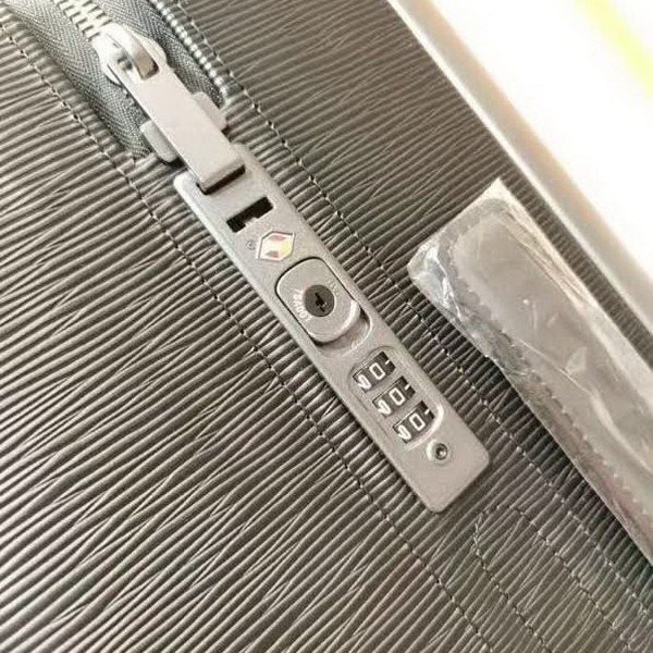 路易威登/LV 旅行箱，釆用经典水波纹系列，变色皮，铝制宽拉杆时尚大气，独特设计理念，时尚潮流，众多明星同款