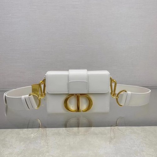 【原版皮】迪奥/Dior 30Montaigne Mini Box全皮系列，极简，高级的，带着随性的慵懒感觉，虽然说是小号，容量也是很能打的，上身无敌好看，款号：M9204