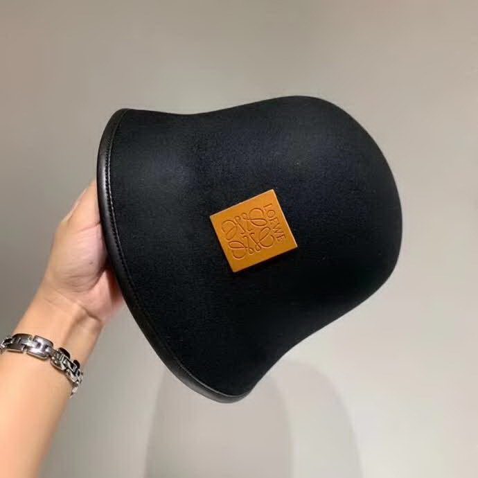 20冬季最新专柜款-罗意威LOEWE2020新款渔夫帽，羊毛面料、洗水皮包边