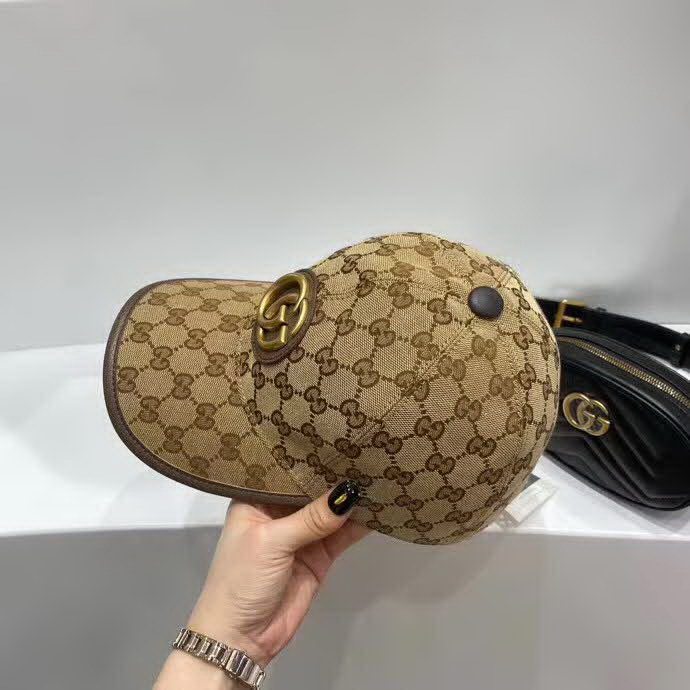 20冬季最新专柜款-古驰Gucci新款棒球帽，金属双G，专柜最新款，1:1开模订制，正版开模五金，原版帆布料+头层牛皮，质量超赞