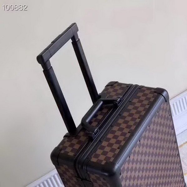 路易威登/LV 旅行箱，釆用高端PVC面料，耐磨，高档大气的LOGO，独特设计理念，趣味横生，时尚潮流，复古风格与完美工艺，二者结合