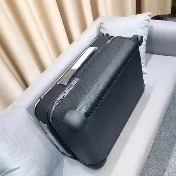 路易威登/LV 旅行箱，釆用经典水波纹系列，变色皮，铝制宽拉杆时尚大气，独特设计理念，时尚潮流，众多明星同款